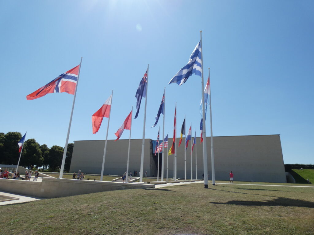 Entrée du Mémorial de Caen