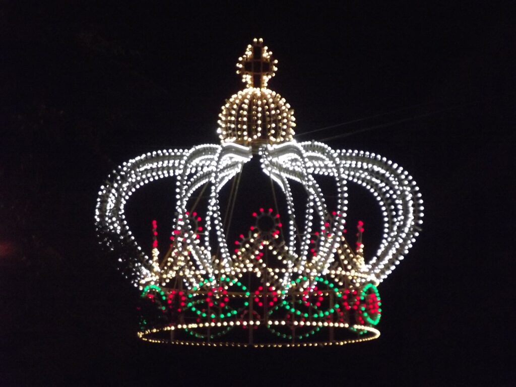 Représentation de la Couronne Impériale, vue de nuit.