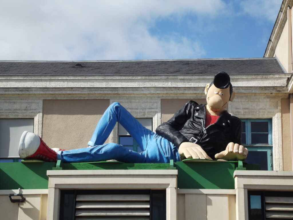 Statue de Manu