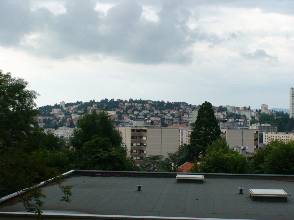 Les environs du Portail Rouge