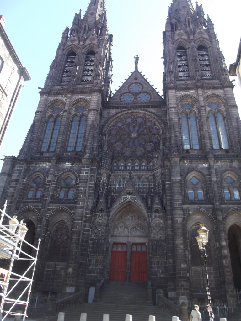 La Cathédrale, vue des deux flèches