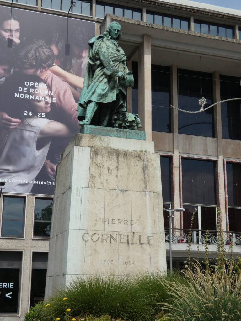 Statue de Pierre Corneille
Inscription sur la base:
PIERRE CORNEILLE
1606 - 1684